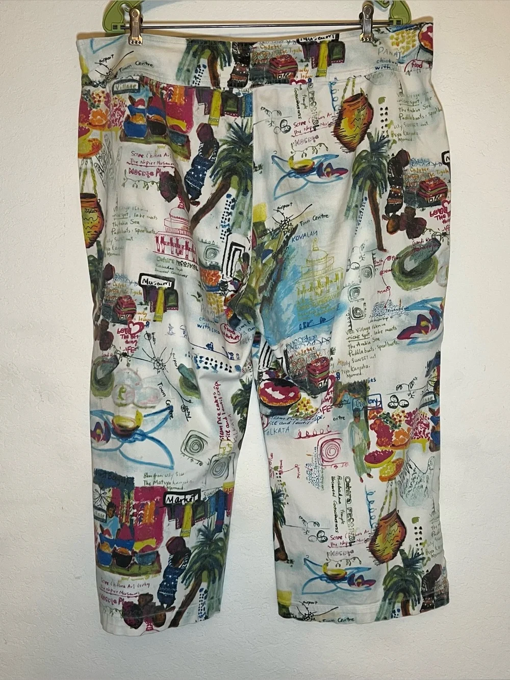 Chicos XL 3 Crop India Graphic Artsy Print Pants Travel Cruise Wearable Art - Picture 2 of 15